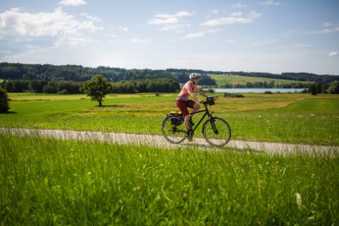 Radfahrer unterwegs im Chiemgau